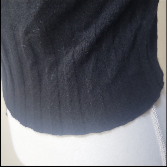 Vintage Black Cashmere Crewneck Ribbed Cuff & Hem Cropped Sweater - Picture 3 of 14